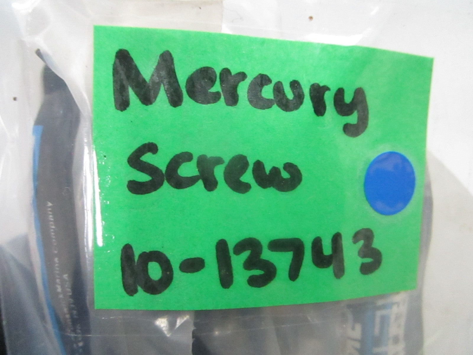 *NEW OEM* 0810 Mercury Quicksilver Screw 10-13743