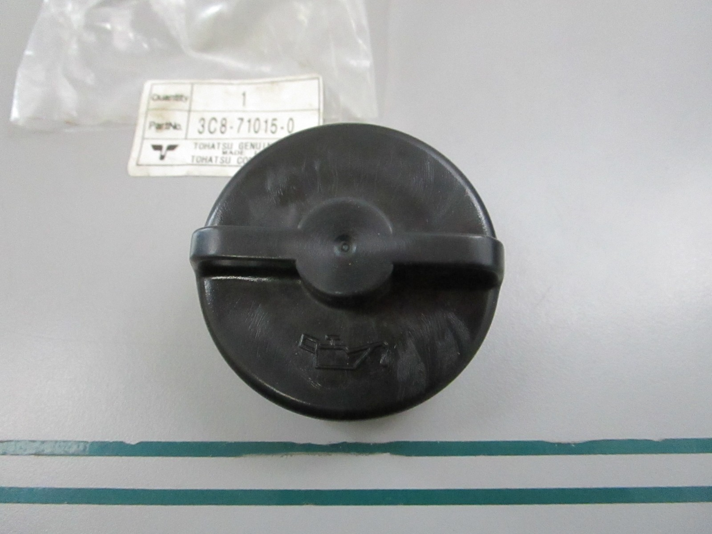 NEW OEM 3C8-71015-0 3C8710150 Tohatsu Oil Filler Cap 0810