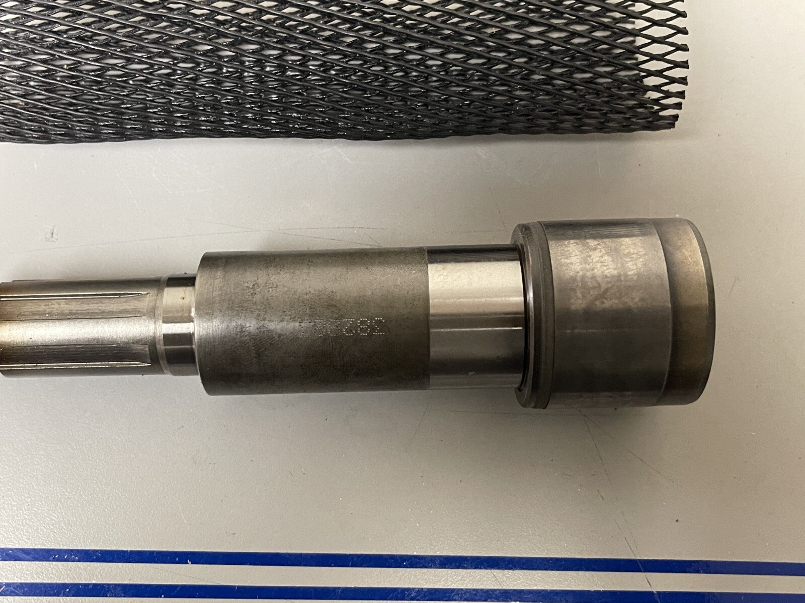 *NEW OEM* 0670 OMC Johnson Evinrude Shaft & Sleeve 0382883 382883