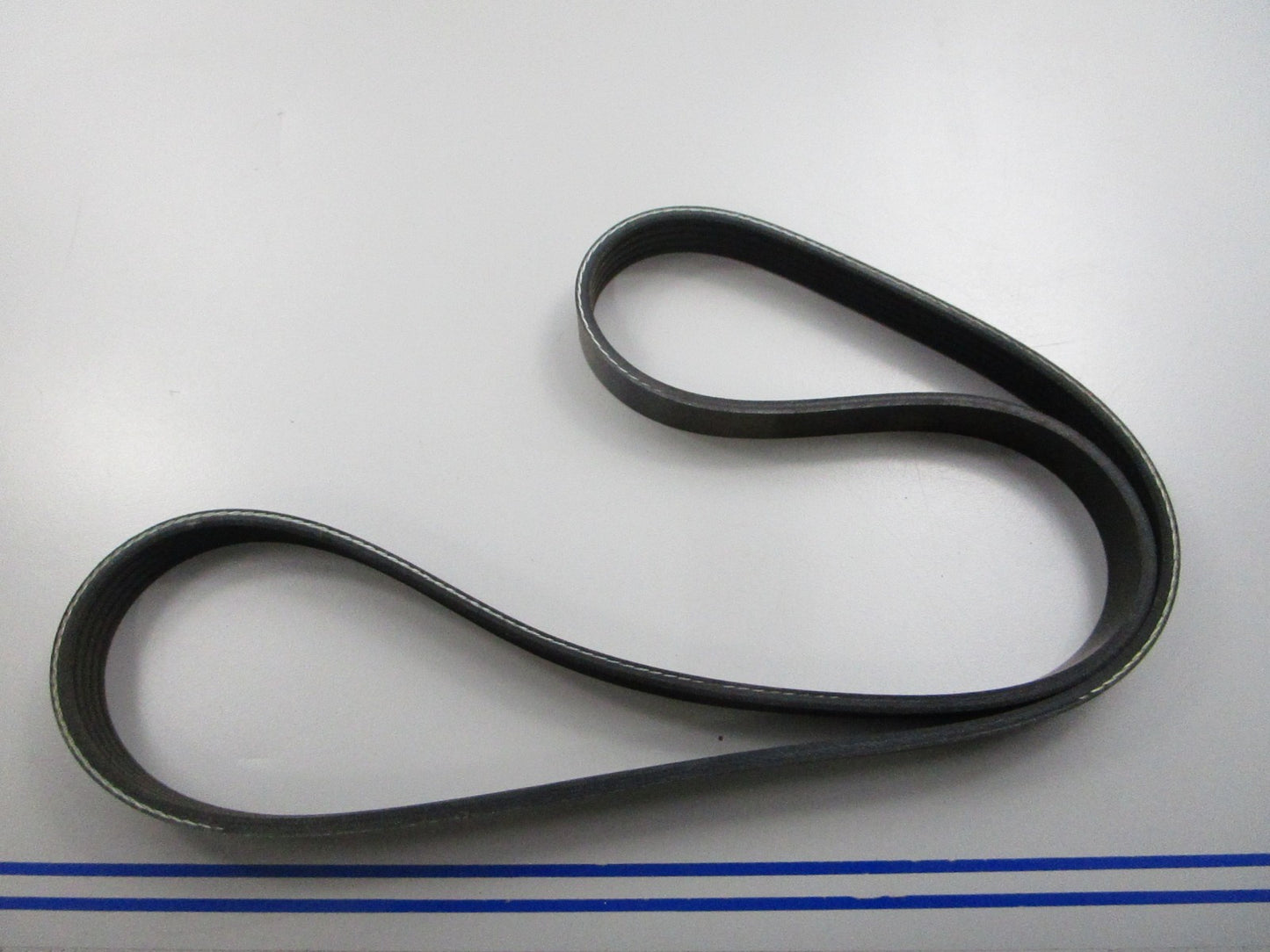NEW K050400 Gates Micro-V Serpentine Belt 0810
