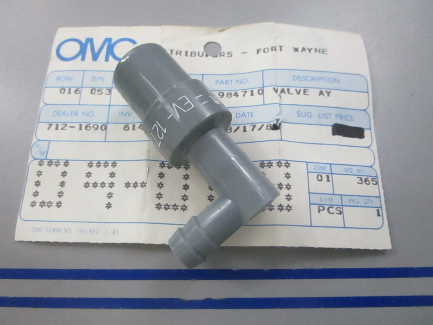 NEW OEM 984710 0984710 OMC Johnson Evinrude Valve Assembly 0810