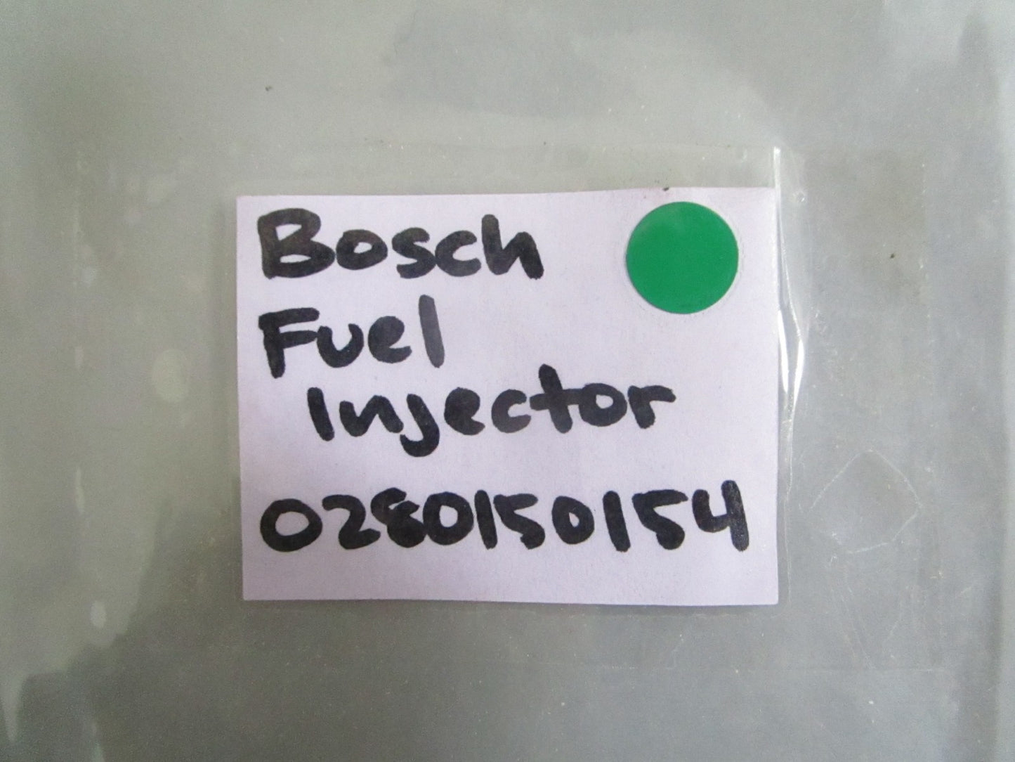 NEW OEM 0280150154 Bosch Fuel Injector 0820
