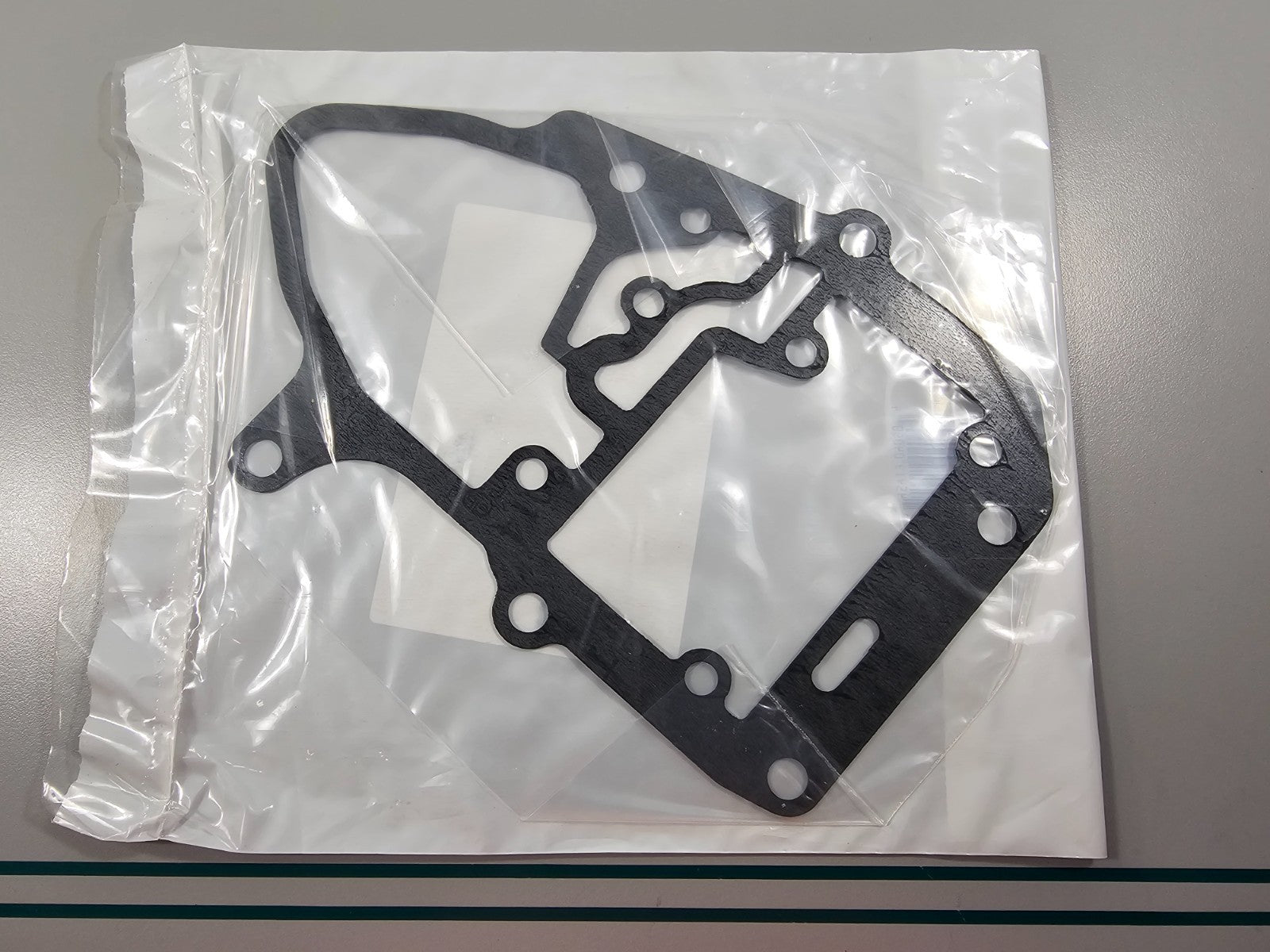 NEW OEM 330621 0330621 OMC Johnson Evinrude Gasket 0810