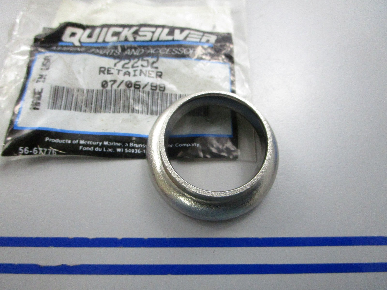 NEW OEM 72252 Mercury Quicksilver Retainer 0810