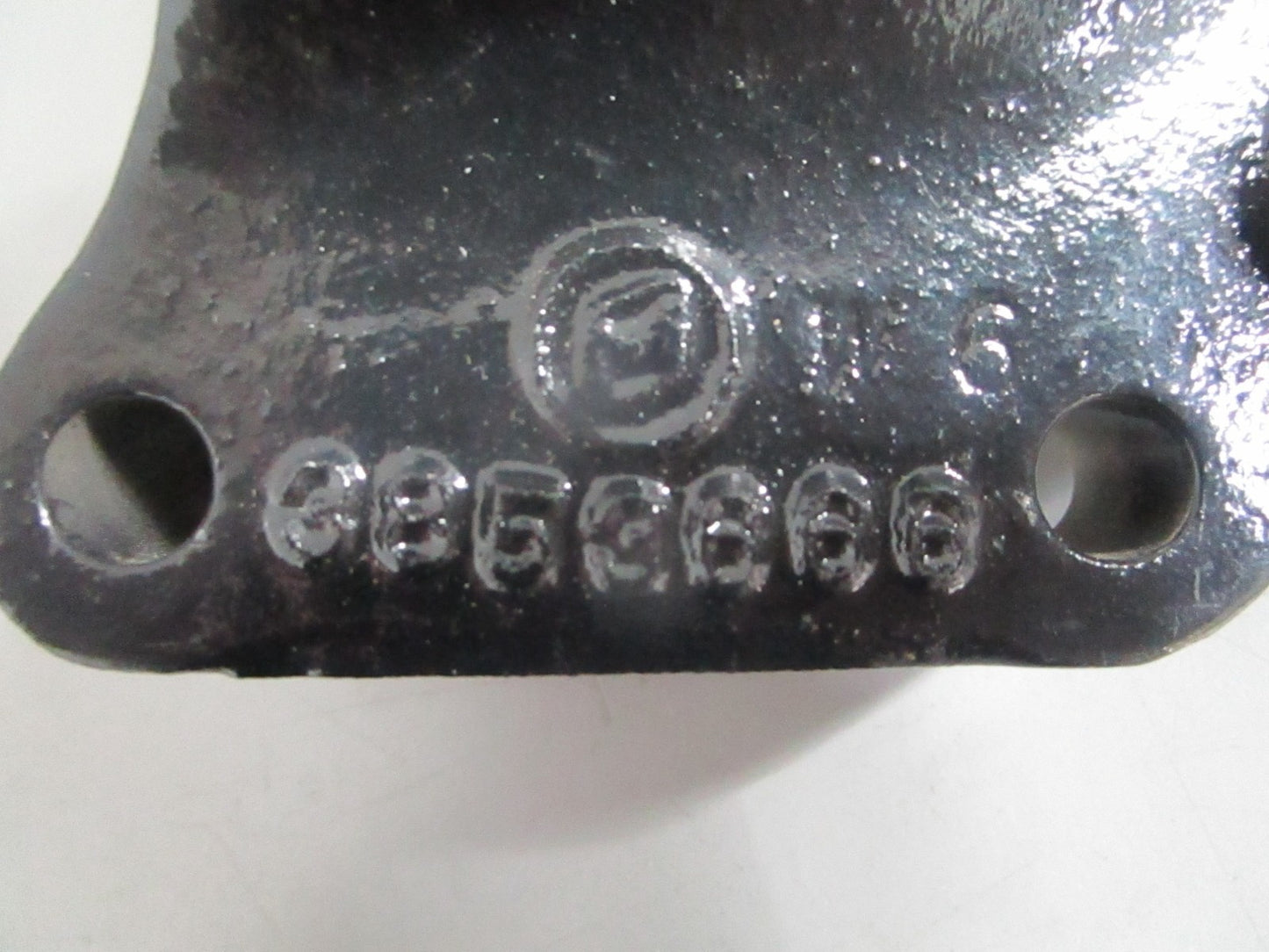 *NEW OEM* 0820 Volvo Penta Mount Bracket 3853666