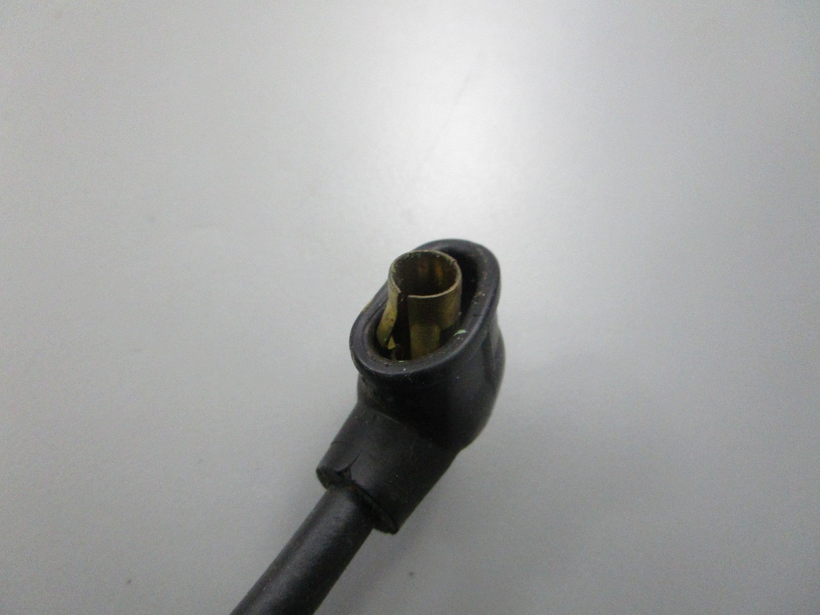 *NEW OEM* 0810 OMC Johnson Evinrude Spark Plug 979752 0979752