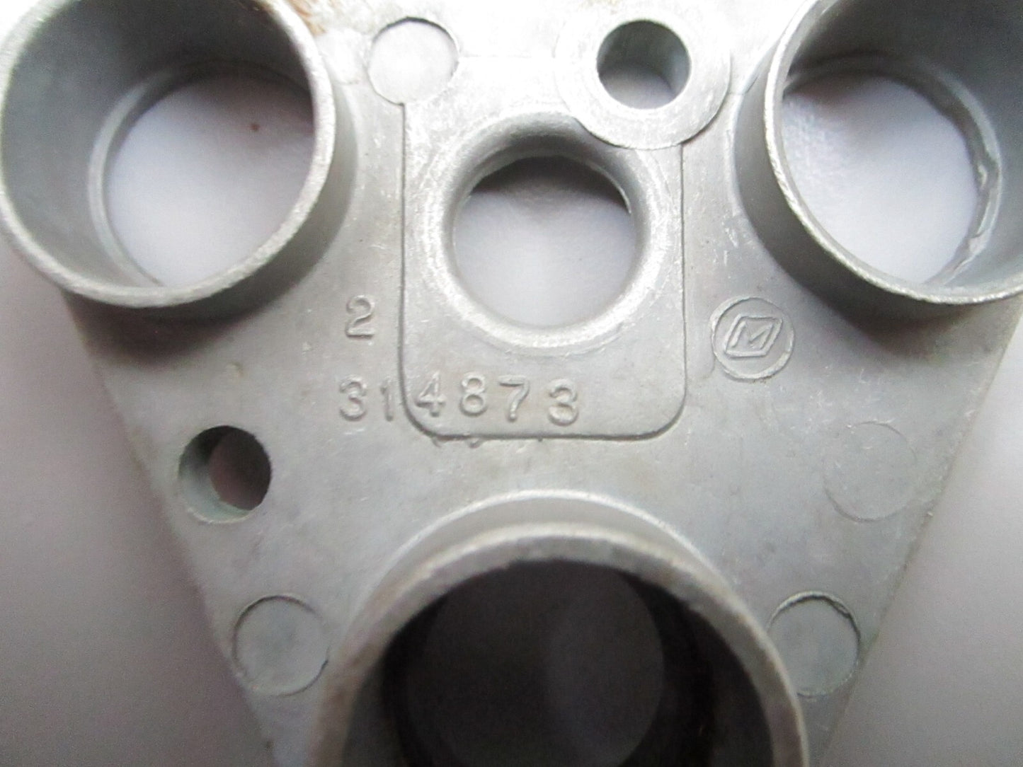 *NEW OEM* 0810 OMC Johnson Evinrude Water Pump Housing Plate 314873 0314873