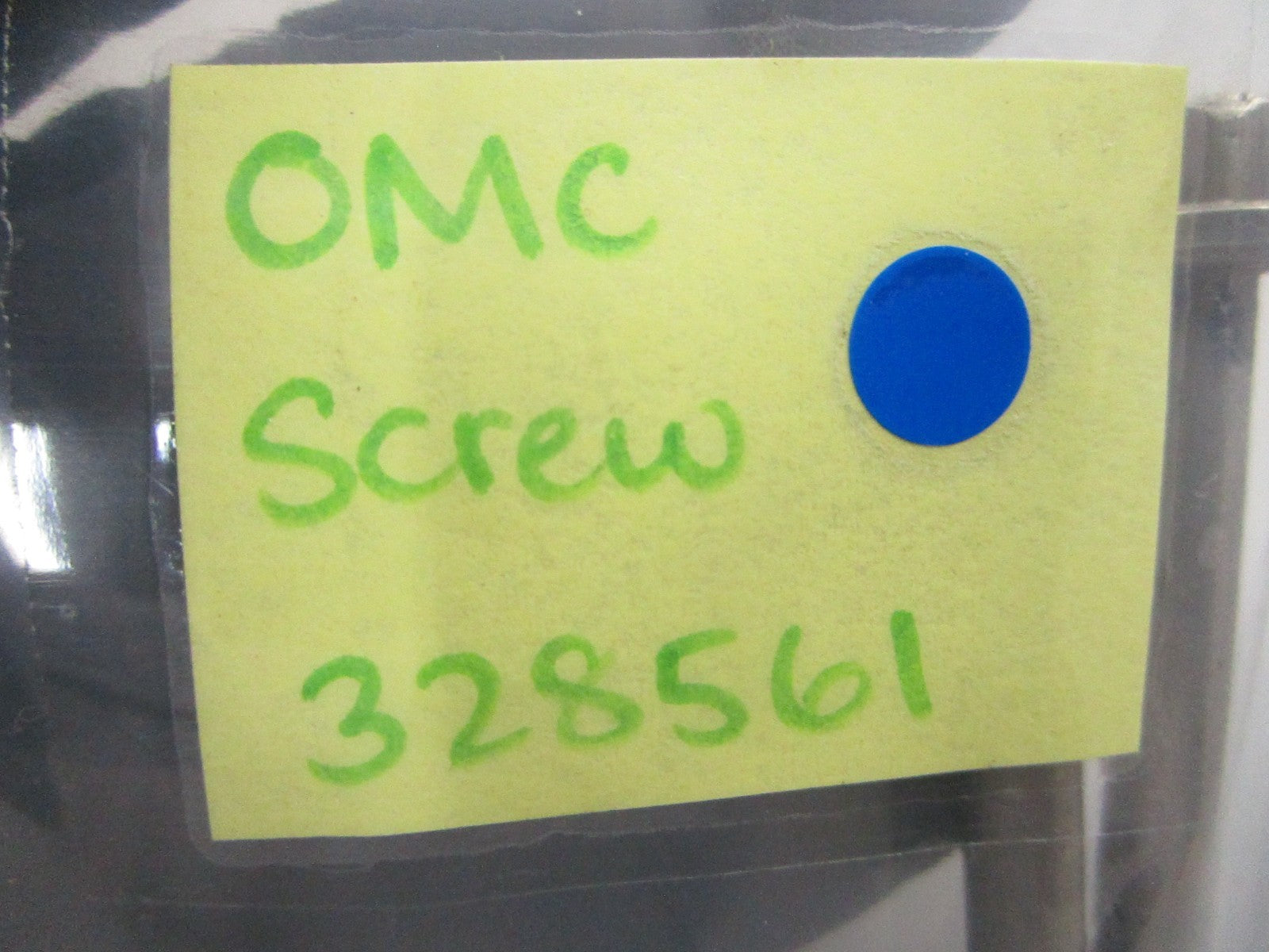 *NEW OEM* 0810 OMC Johnson Evinrude Screw 328561 0328561