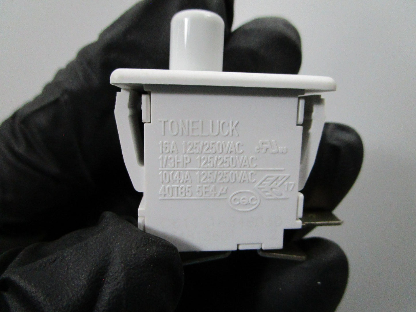 NEW OEM 134813601 Electrolux Door Switch 0810