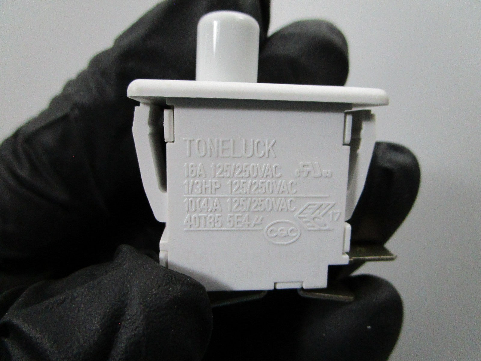NEW OEM 134813601 Electrolux Door Switch 0810