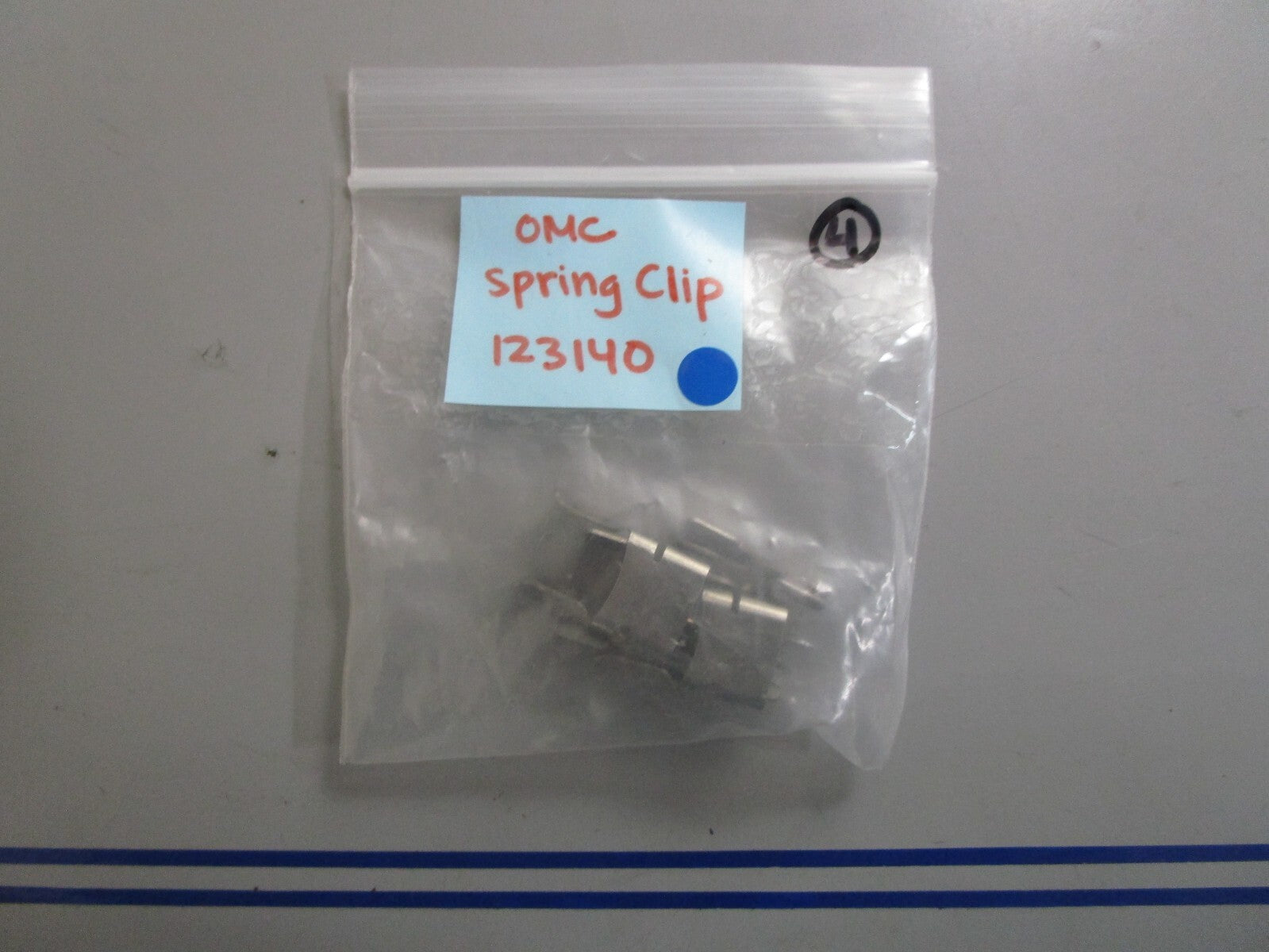 *NEW OEM* 0810 OMC Johnson Evinrude Spring Clip 123140 0123140
