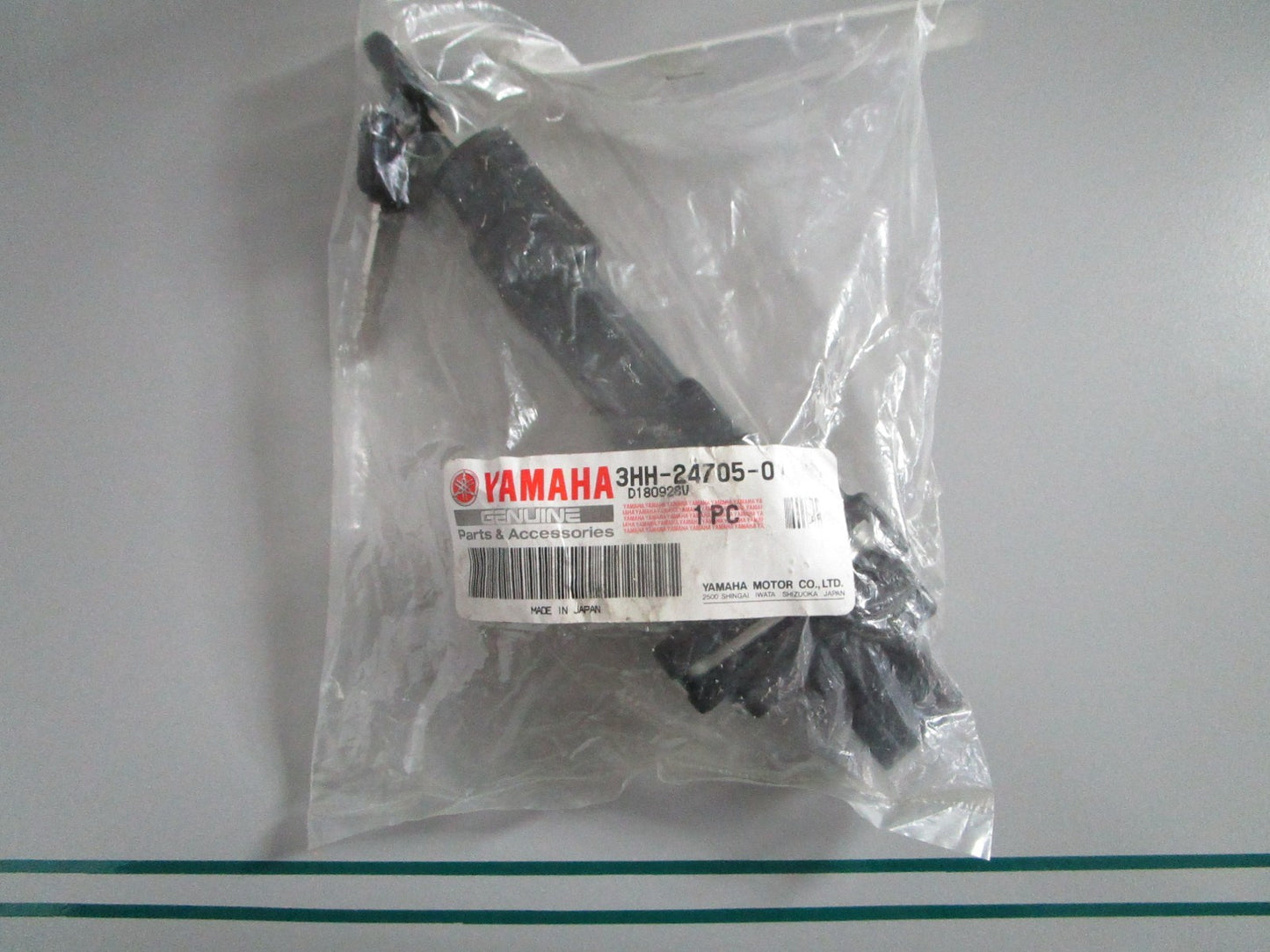 NEW OEM 3HH-24705-01-00 Yamaha Seat Lock & Key Assy 0820