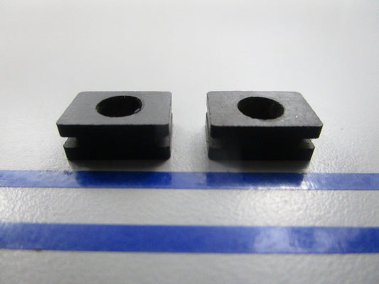 NEW OEM (LOT OF 2) 310258 0310258 OMC Johnson Evinrude Grommet 0810
