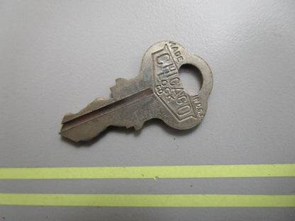 *NEW OEM* 0810 OMC Johnson Evinrude Ignition Key KF48 501563 0501563