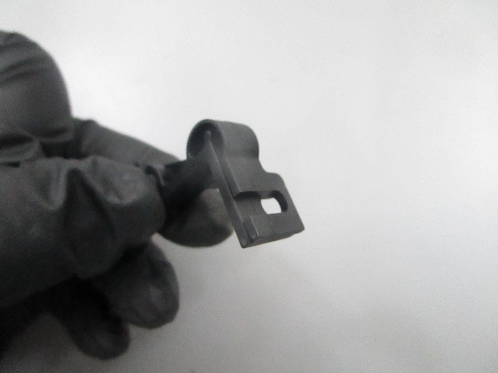 *NEW OEM* 0810 OMC Johnson Evinrude Throttle Cable Retainer 336558 0336558