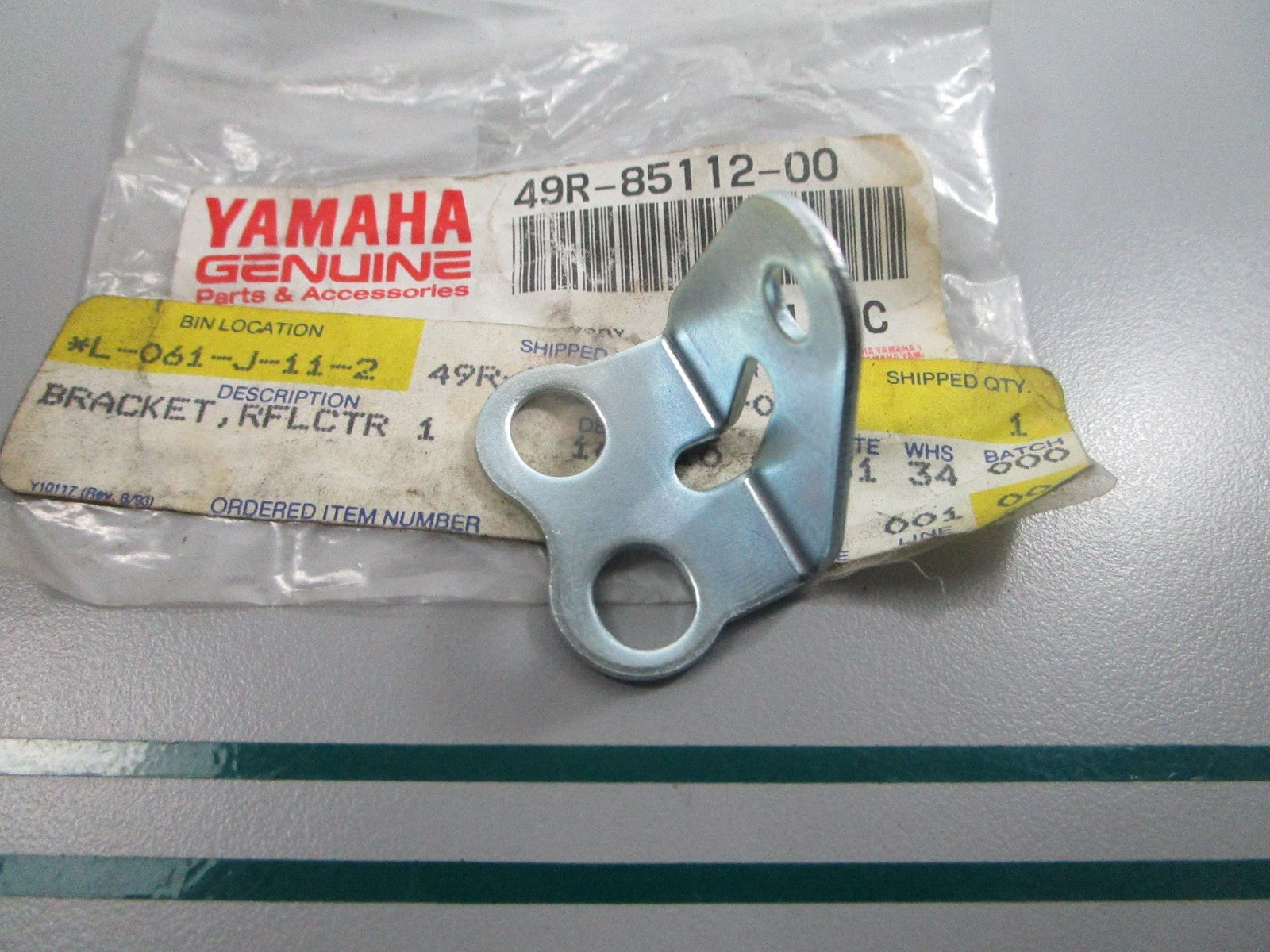 NEW OEM 49R-85112-00-00 Yamaha Reflector Bracket 0810