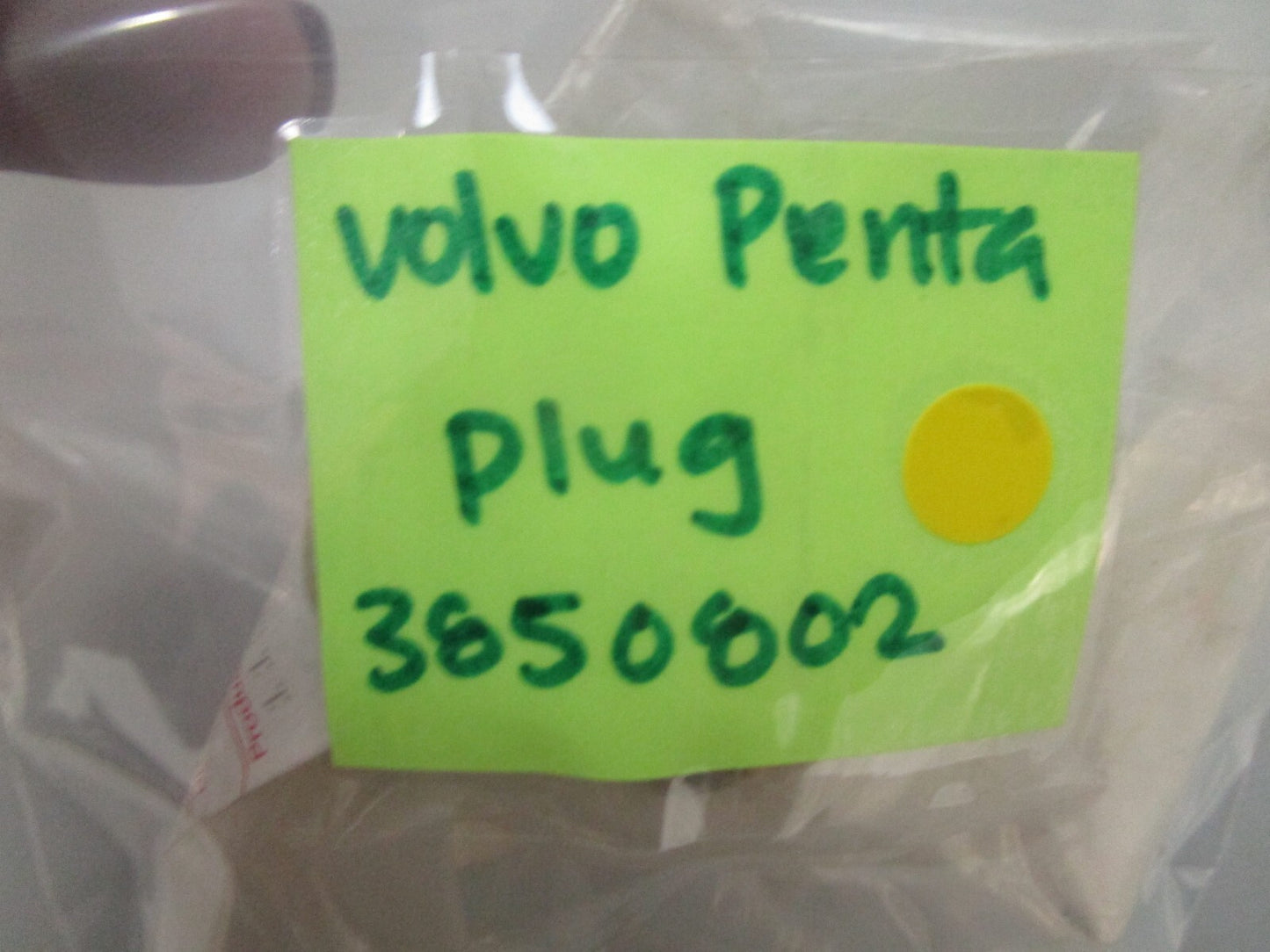 *NEW OEM* 0810 Volvo Penta Plug 3850802