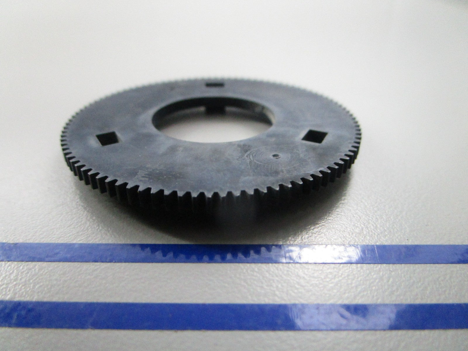 NEW OEM 121597 0121597 OMC Johnson Evinrude Output Gear 0810
