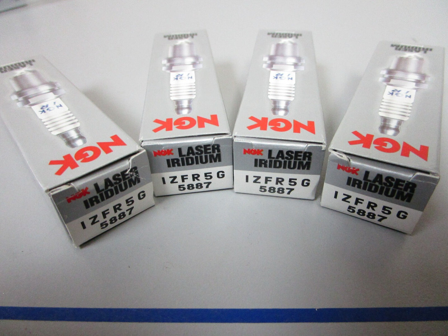 *NEW* (LOT OF 4) 0810 NGK Spark Plug IZFR5G