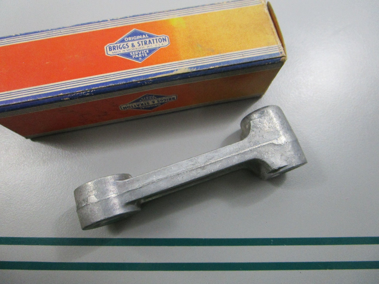 NEW OEM 211675 Briggs & Stratton Counterweight Link 0810
