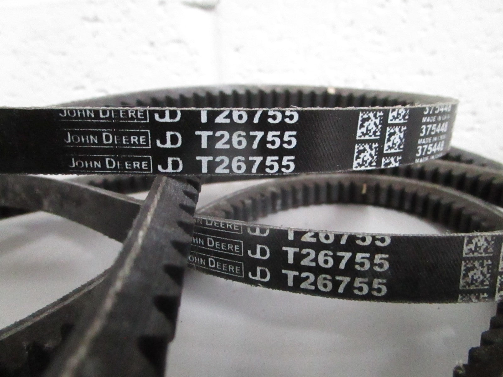 NEW OEM AT24833 John Deere Belt Set 0820