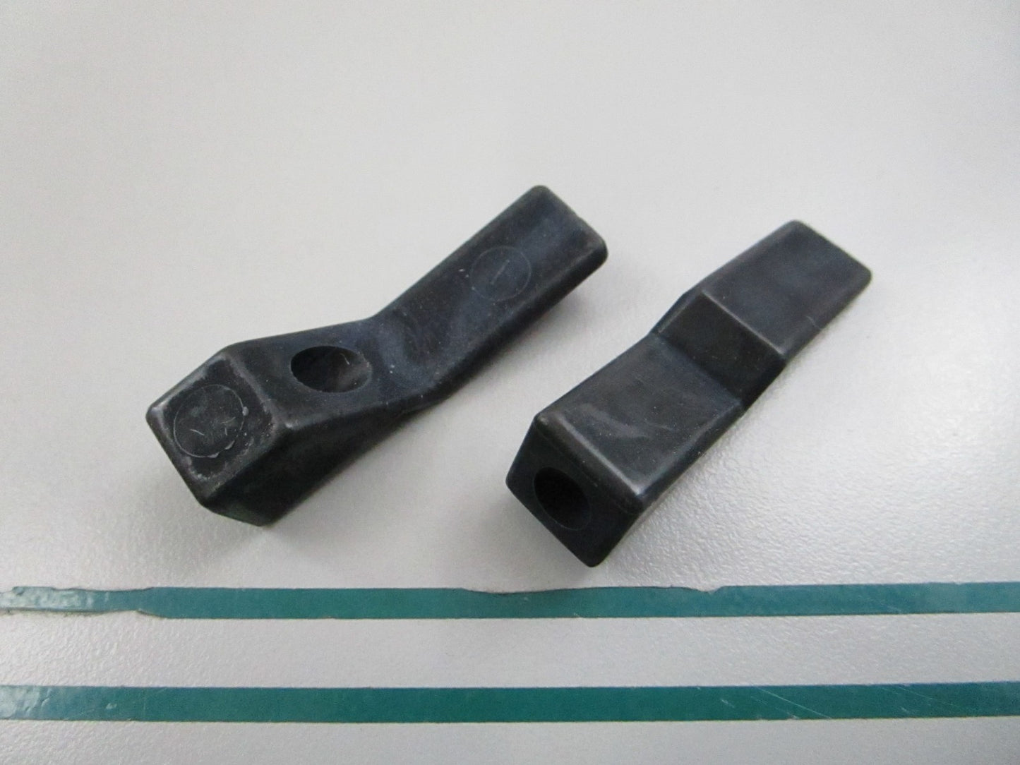 NEW OEM (LOT OF 2) 324584 0324584 OMC Johnson Evinrude Spacer 0810