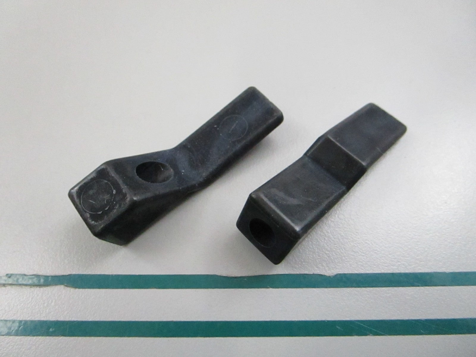NEW OEM (LOT OF 2) 324584 0324584 OMC Johnson Evinrude Spacer 0810