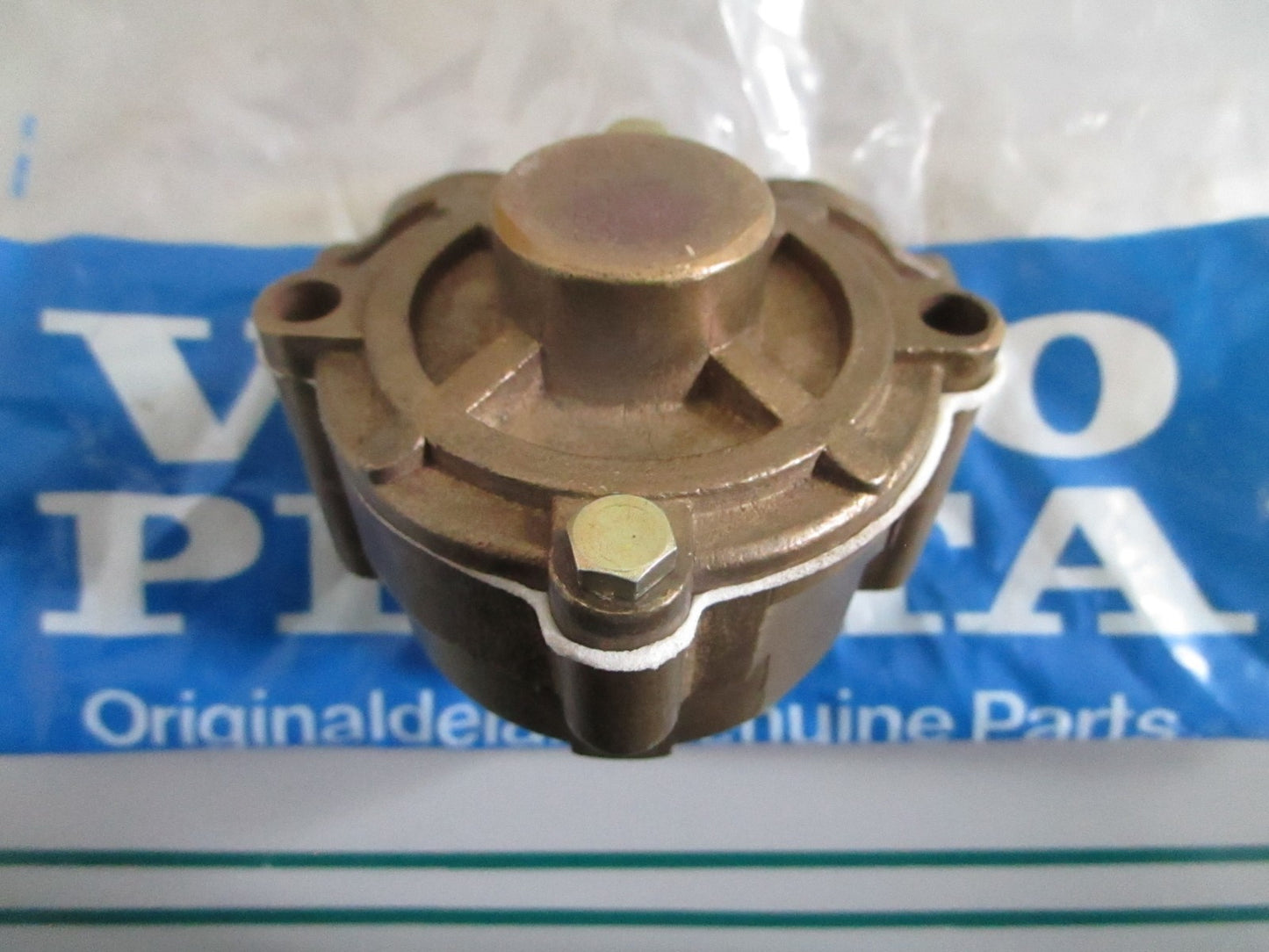 NEW OEM 855578 Volvo Penta Raw Sea Water Pump 0820