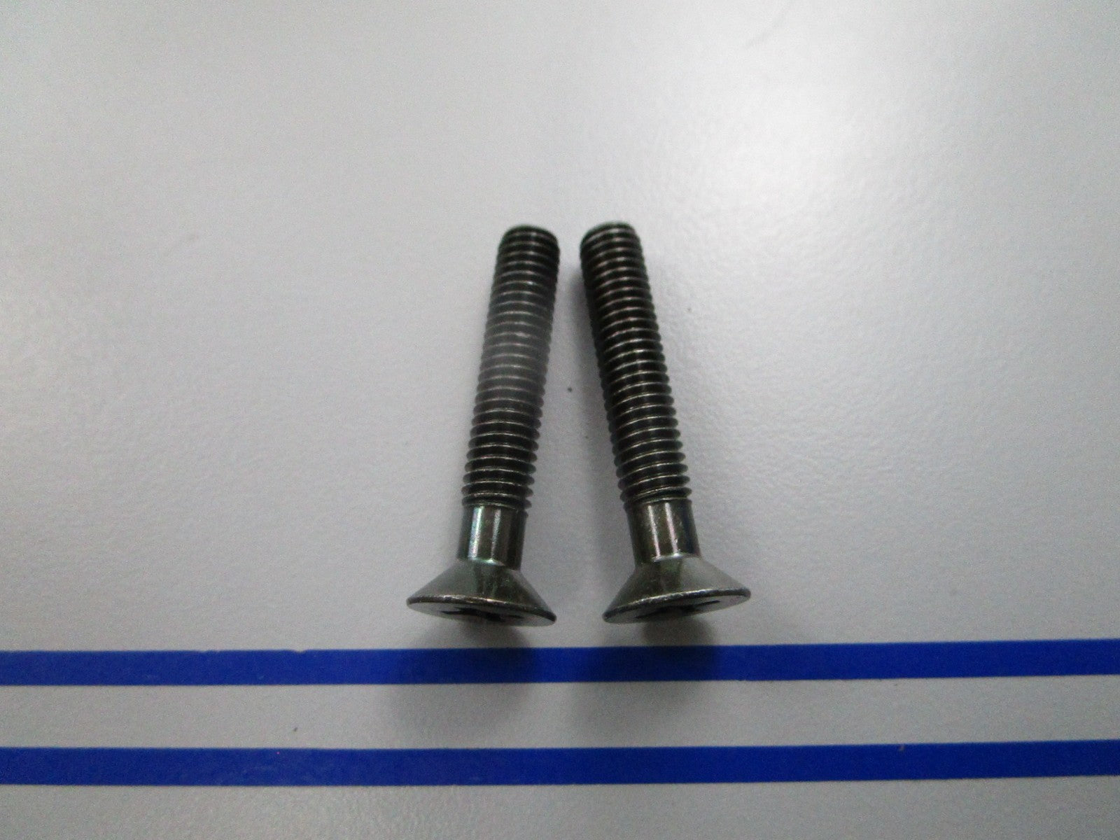 NEW OEM (LOT OF 2) Kawasaki 221C0635 Screw 0810