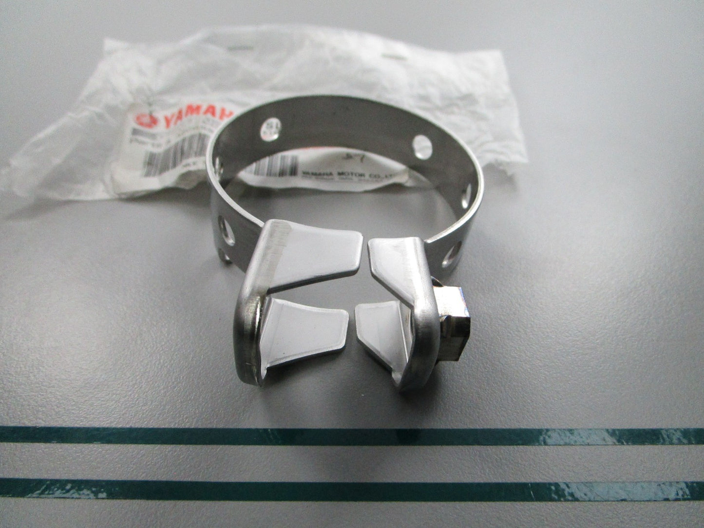 NEW OEM iSL-14715-00-00 Yamaha Muffler Band 0810