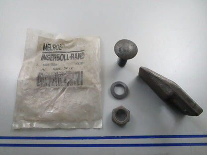 *NEW OEM* 0810 Bobcat Bucket Tooth 6651555