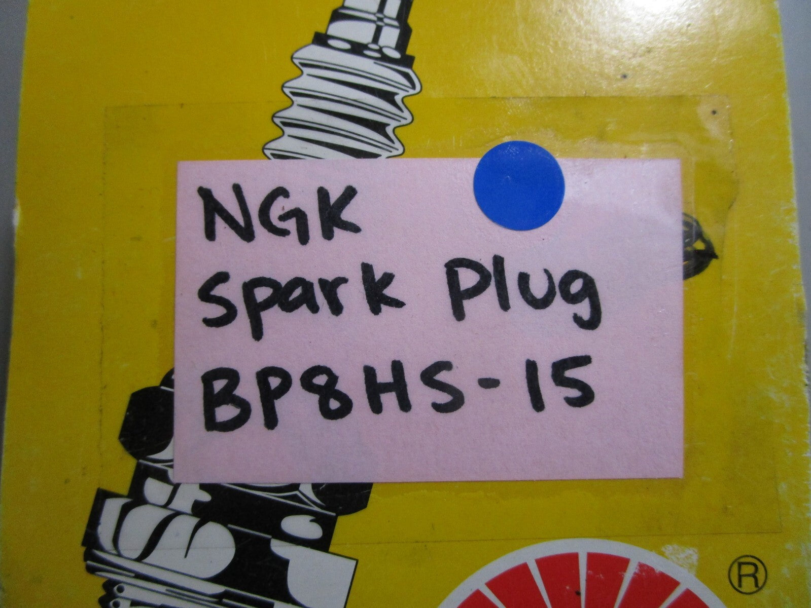 *NEW* (LOT OF 10) 0810 NGK Spark Plug BP8HS-15