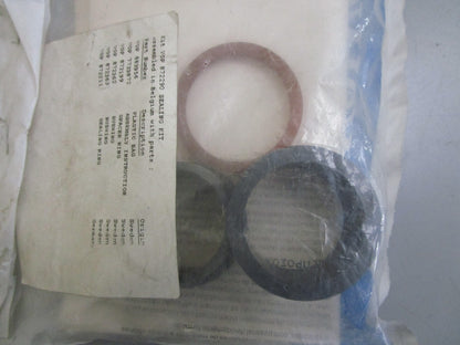 *NEW OEM* 0820 Volvo Penta Seal Kit 872290