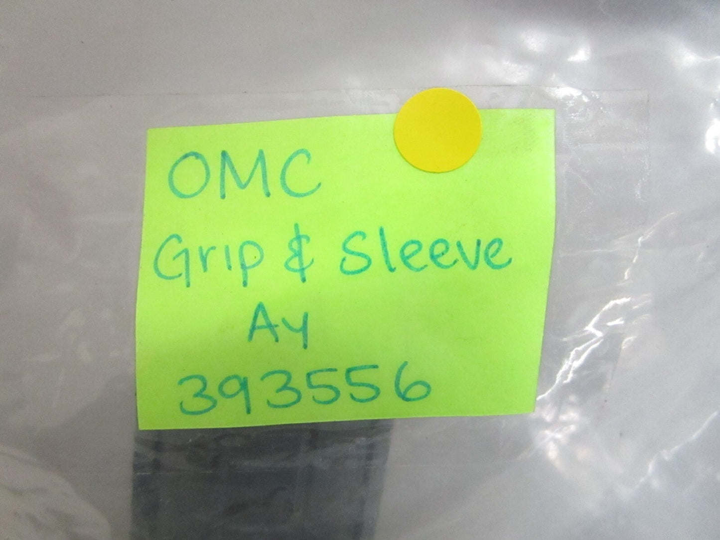 *NEW OEM* 0820 OMC Johnson Evinrude Grip & Sleeve Ay 393556 0393556