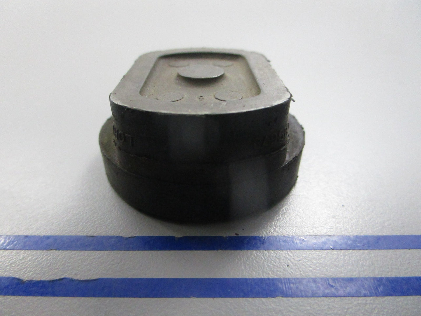 NEW OEM 25678 Mercury Quicksilver Upper Mount 0810