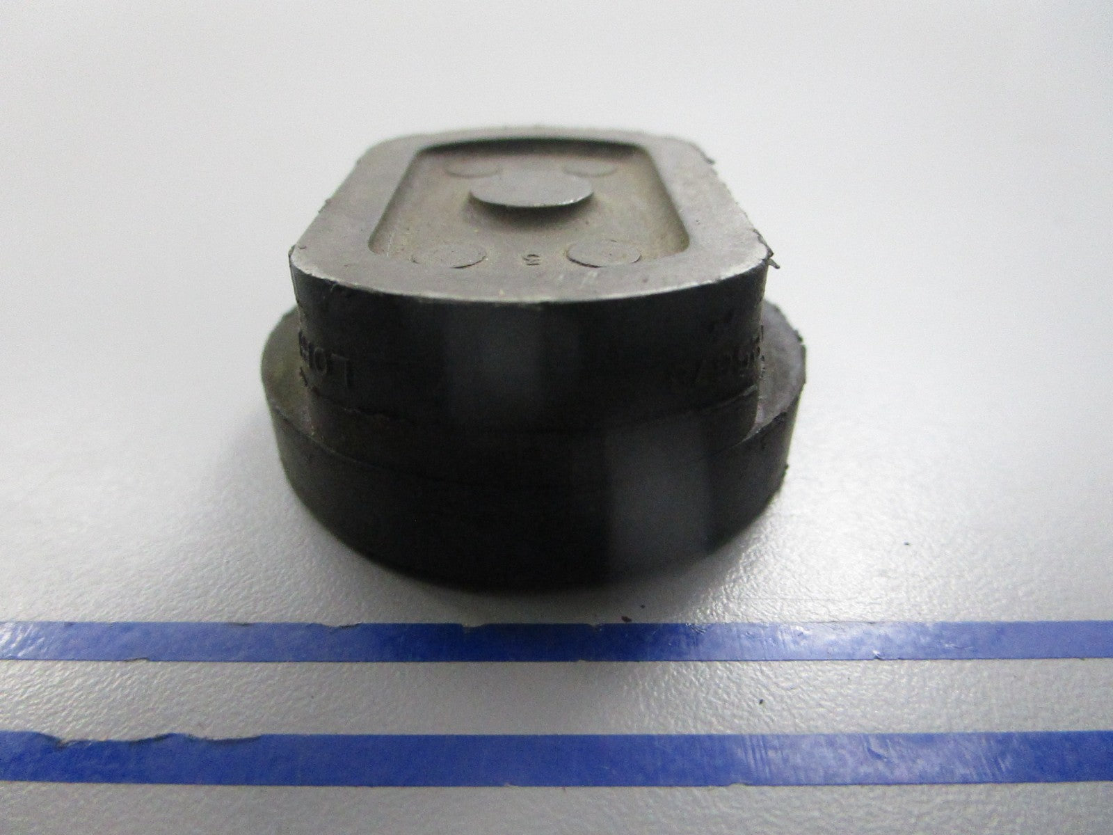 NEW OEM 25678 Mercury Quicksilver Upper Mount 0810