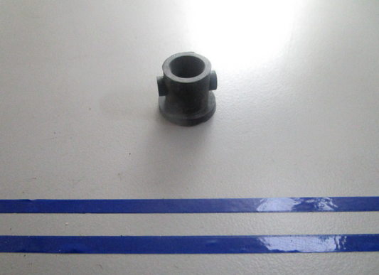 *NEW OEM* 0810 OMC Johnson Evinrude Grommet 317372 0317372