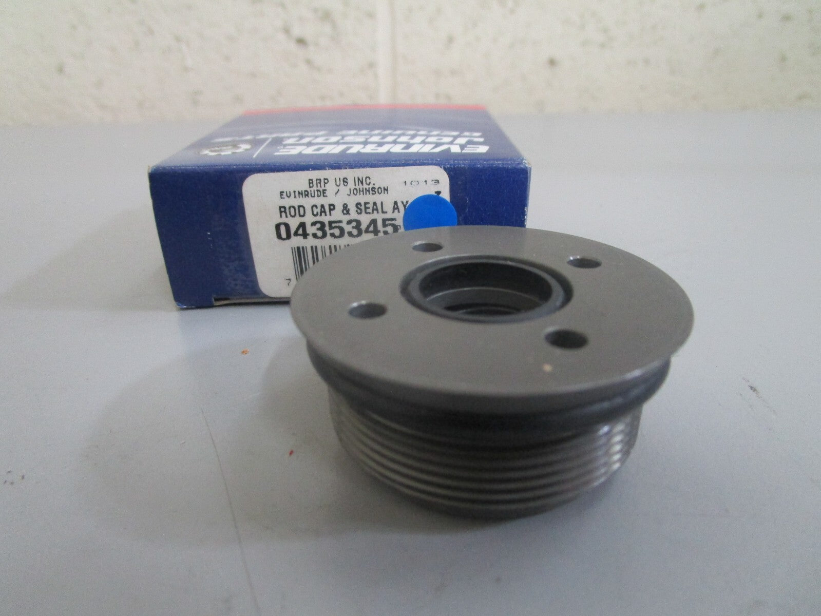 *NEW OEM* 0820 OMC Johnson Evinrude Rod Cap & Seal 435345 0435345