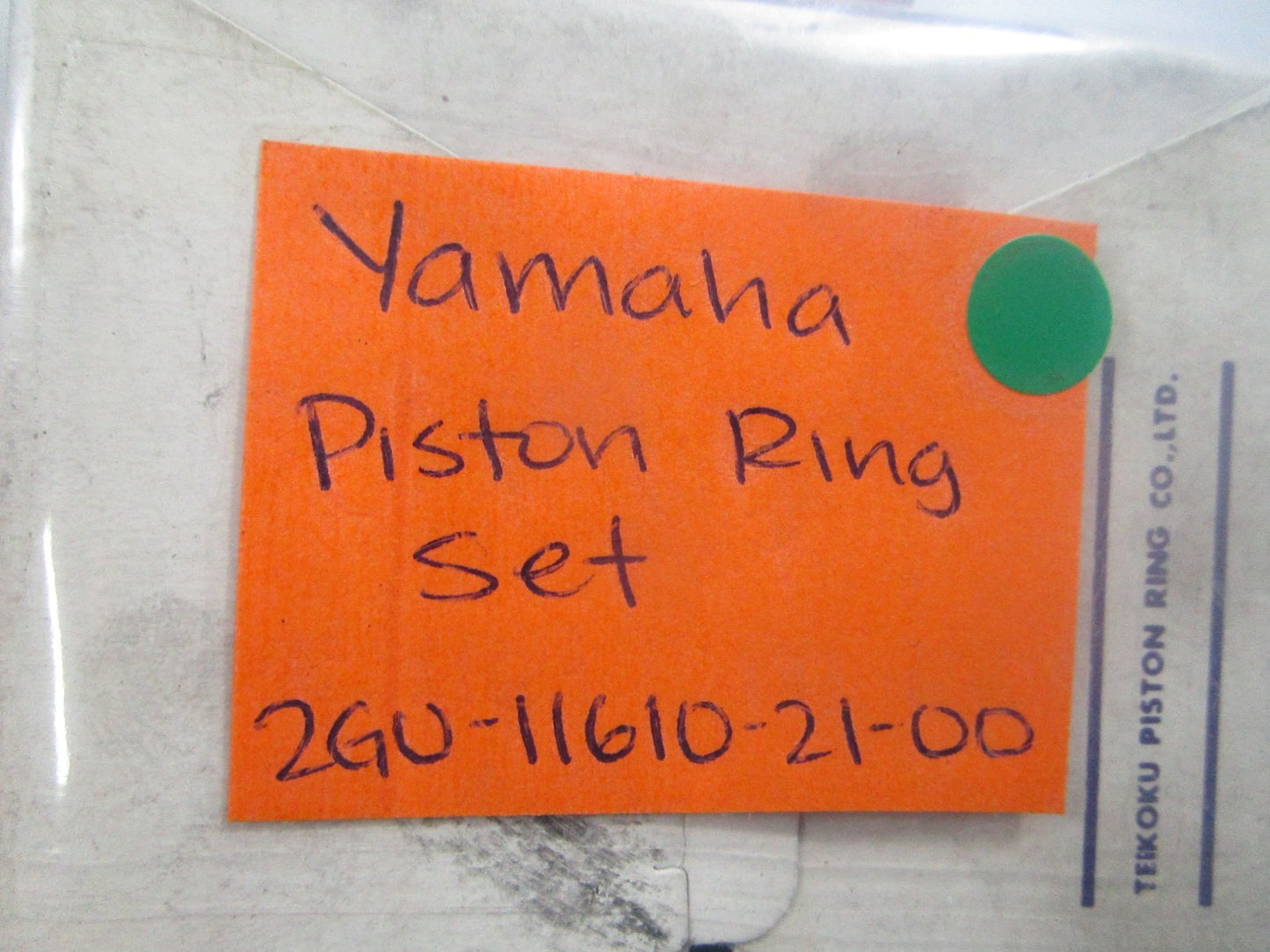NEW OEM 2GU-11610-21-00 Yamaha Piston Ring Set 0810