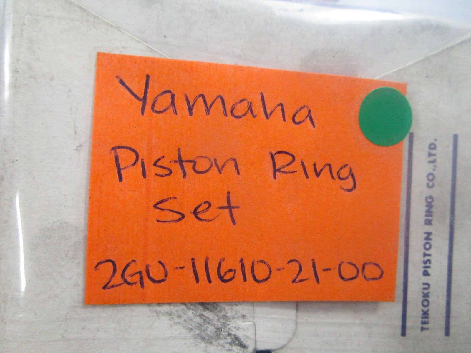 NEW OEM 2GU-11610-21-00 Yamaha Piston Ring Set 0810