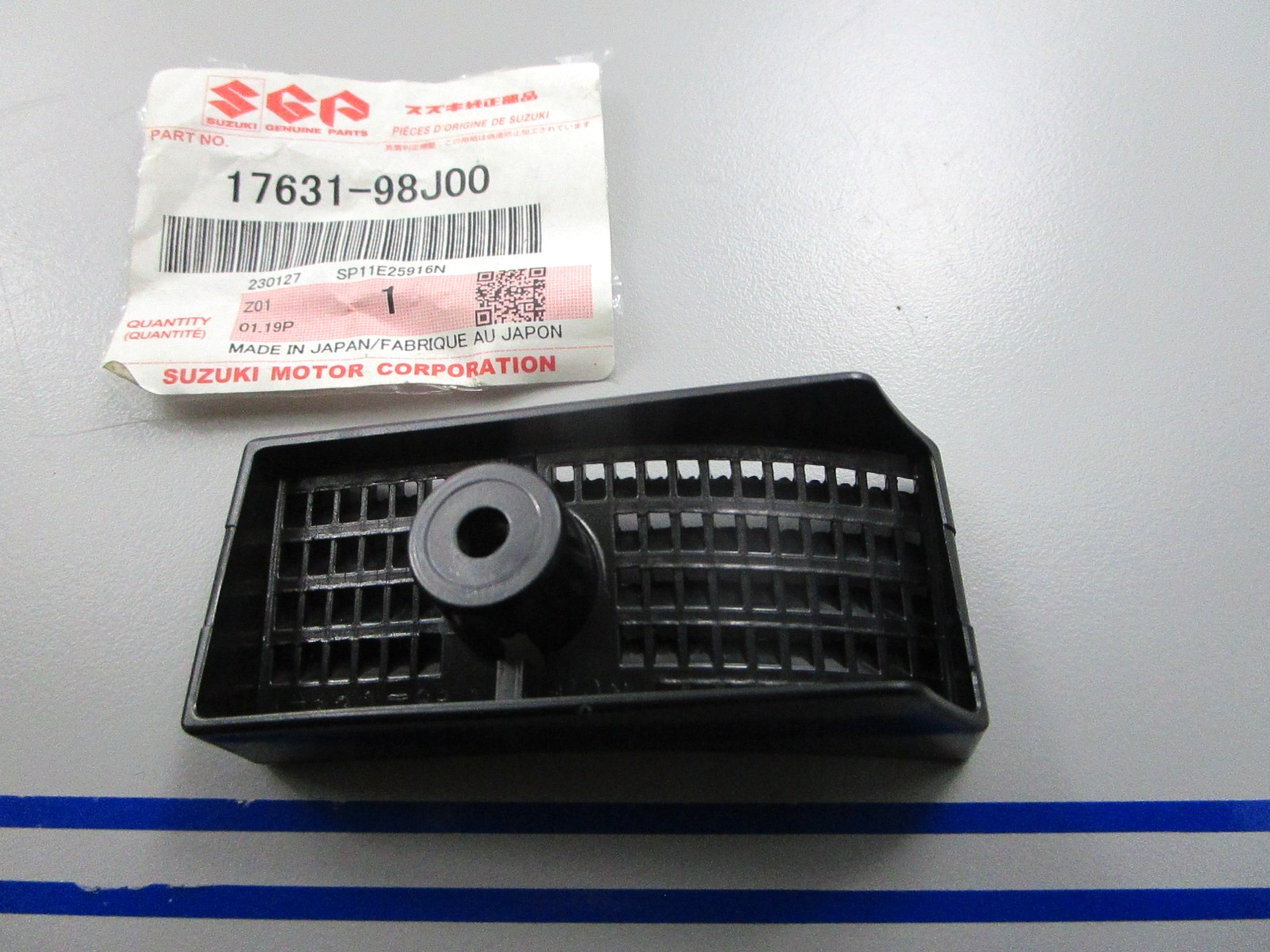 *NEW OEM* 0810 Suzuki Port Side Water Filter 17631-98J00