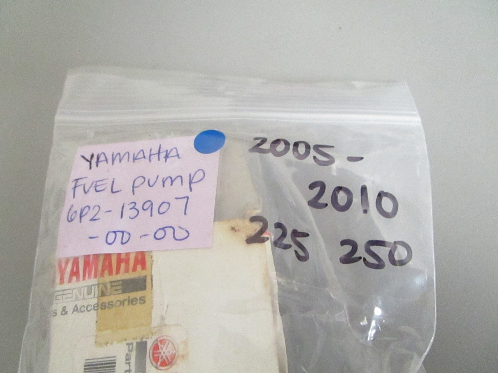 *NEW OEM* 0720 Yamaha 225 250 hp 2005 - 2010 Fuel Pump 6P2-13907-00-00
