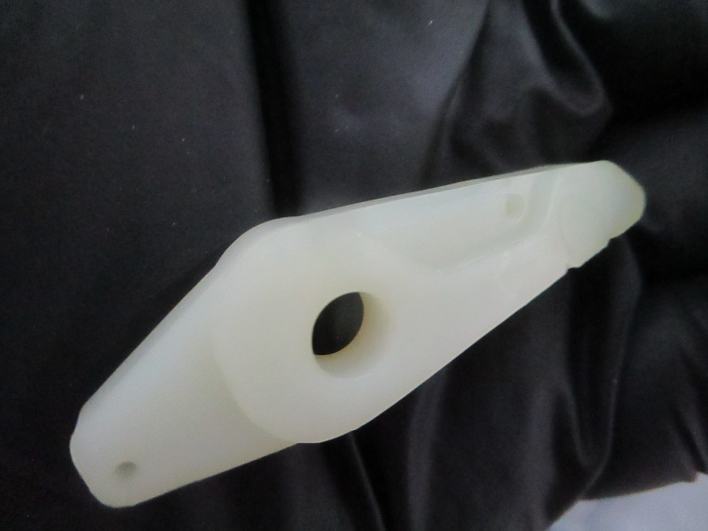 NEW OEM 203698 0203698 OMC Johnson Evinrude Starter Pawl 0810