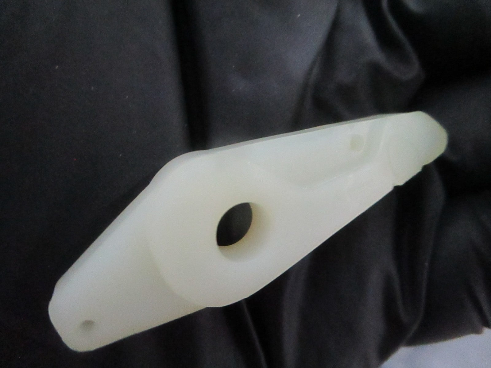 NEW OEM 203698 0203698 OMC Johnson Evinrude Starter Pawl 0810