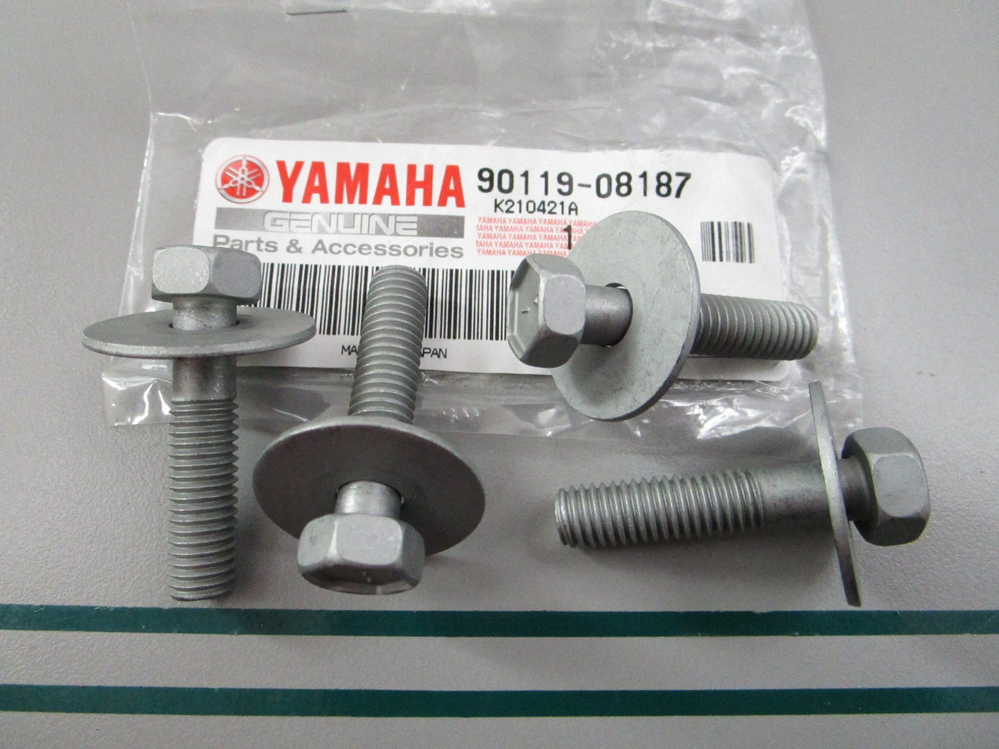 NEW OEM (LOT OF 4) 90119-08187-00 Yamaha Bolt w/ Washer 0810