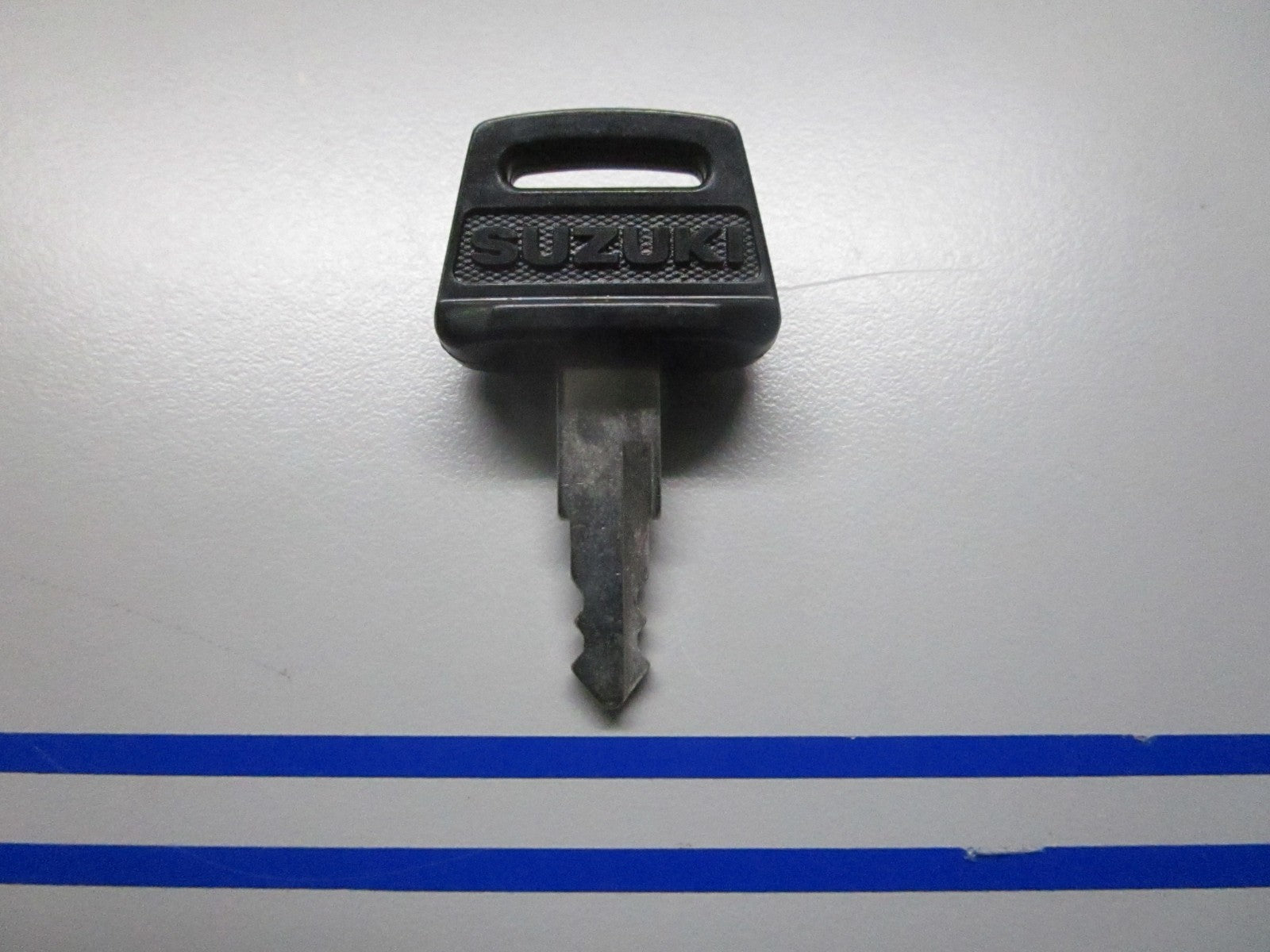 *NEW OEM* 0810 Suzuki (8511) Ignition Key 37141-93300