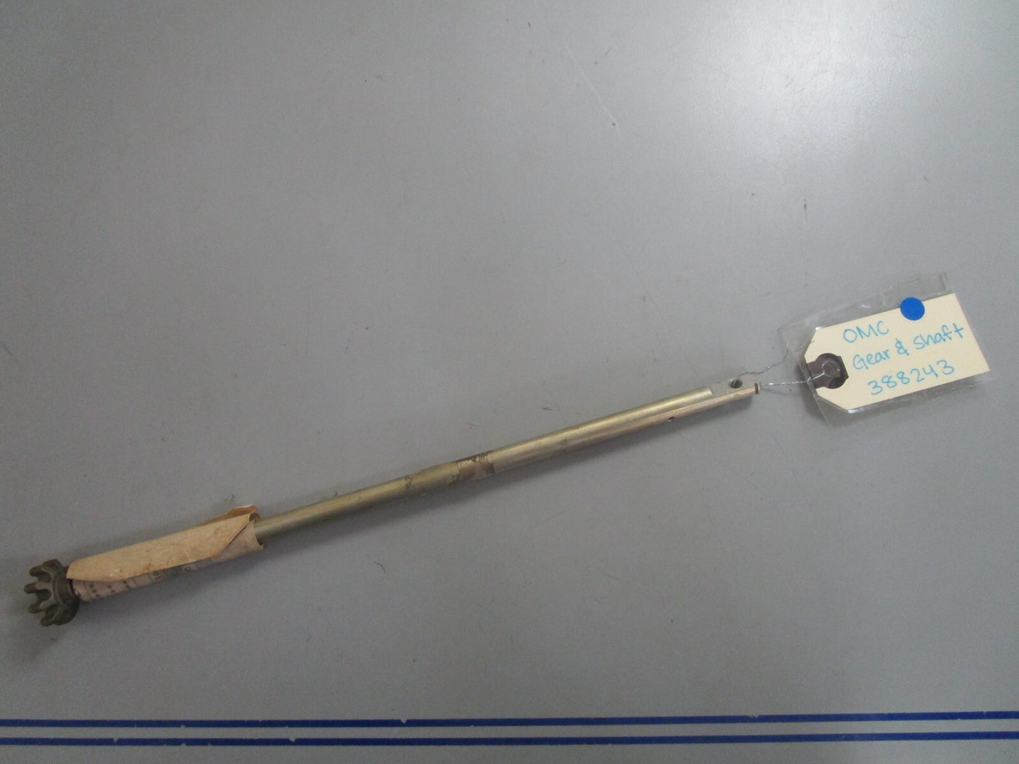 *NEW OEM* 0810 OMC Johnson Evinrude Gear & Shaft 388243 0388243