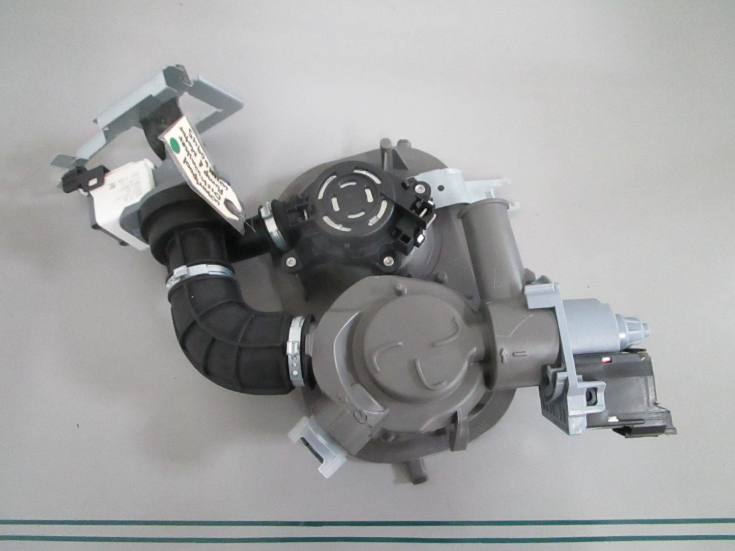 Whirlpool W11460945 NEW OEM Dishwasher Sump Motor Assy KitchenAid WDT750 0820