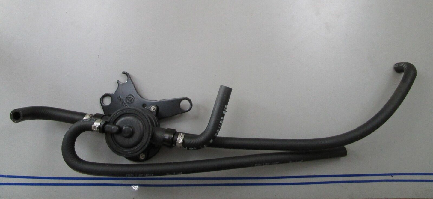 *NEW OEM* 0820 OMC Johnson Evinrude Pump, Bracket & Hose 5000885