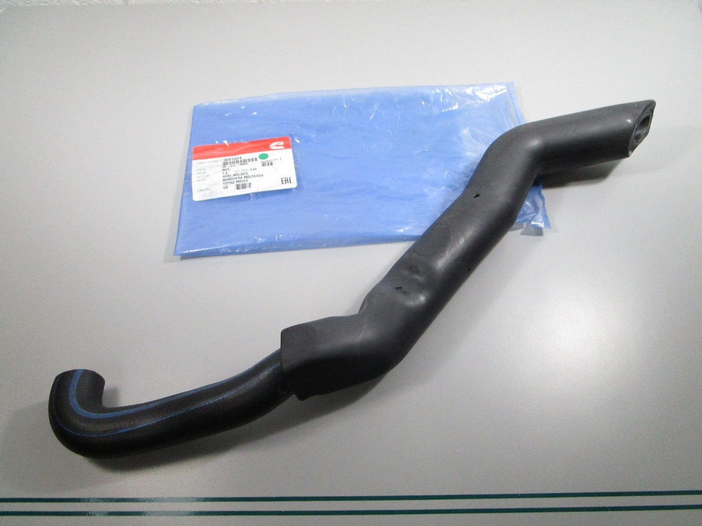 NEW OEM 3691024 Cummins Molded Hose 0810